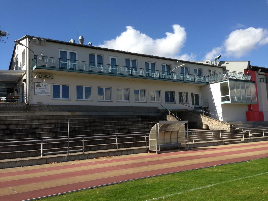 Hotel Zum Sportforum Blankenburg  Bagian luar foto